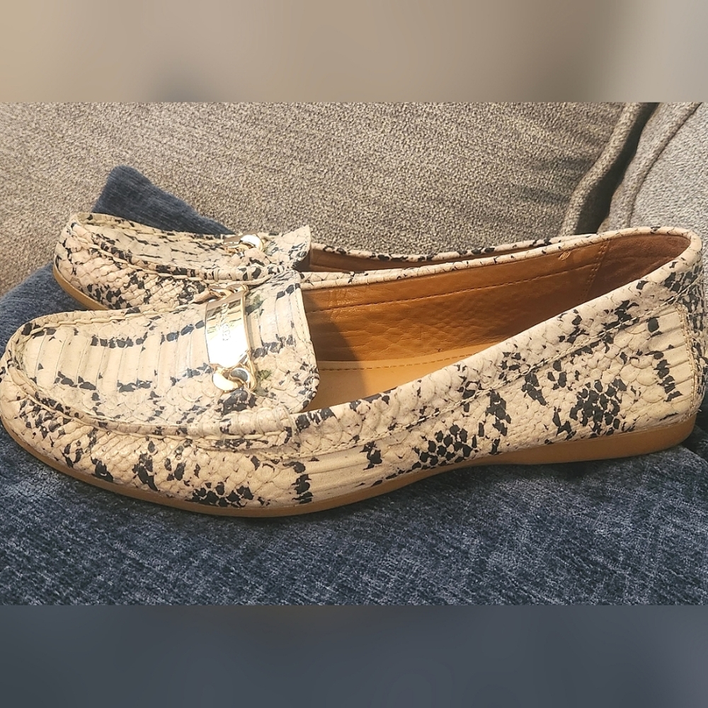 Coach snakeskin flats/loafers, size 9